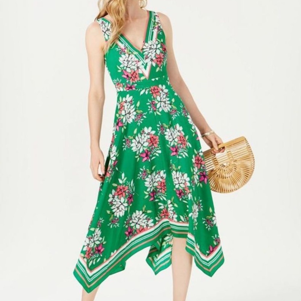 Vince Camuto Floral A line Handkerchief Green V-Neck Dress - Picture 11 of 12